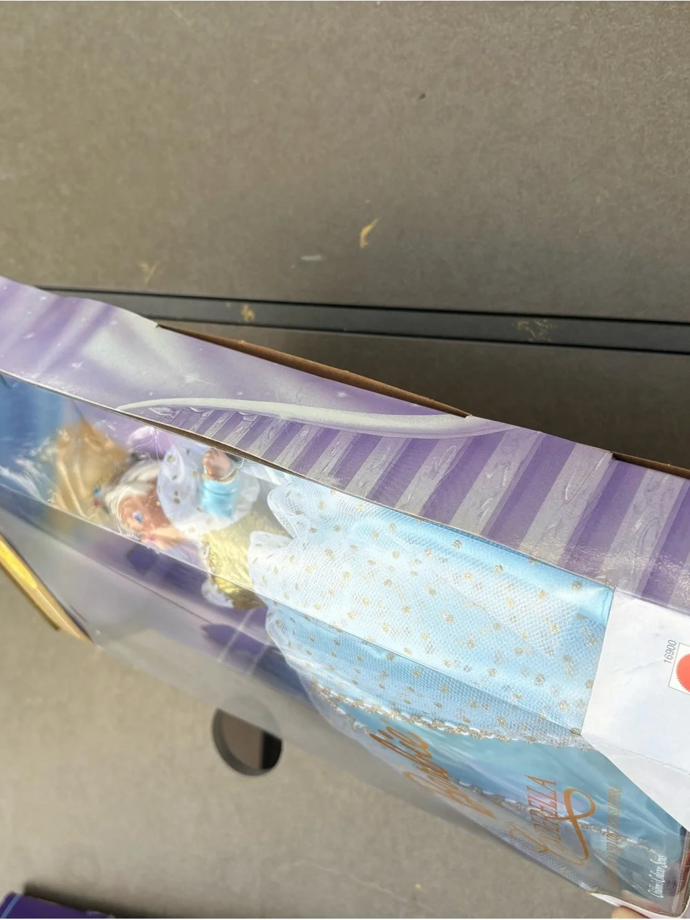 1996 CINDERELLA COLLECTOR EDITION MATTEL BARBIE DOLL 16900 BLONDE